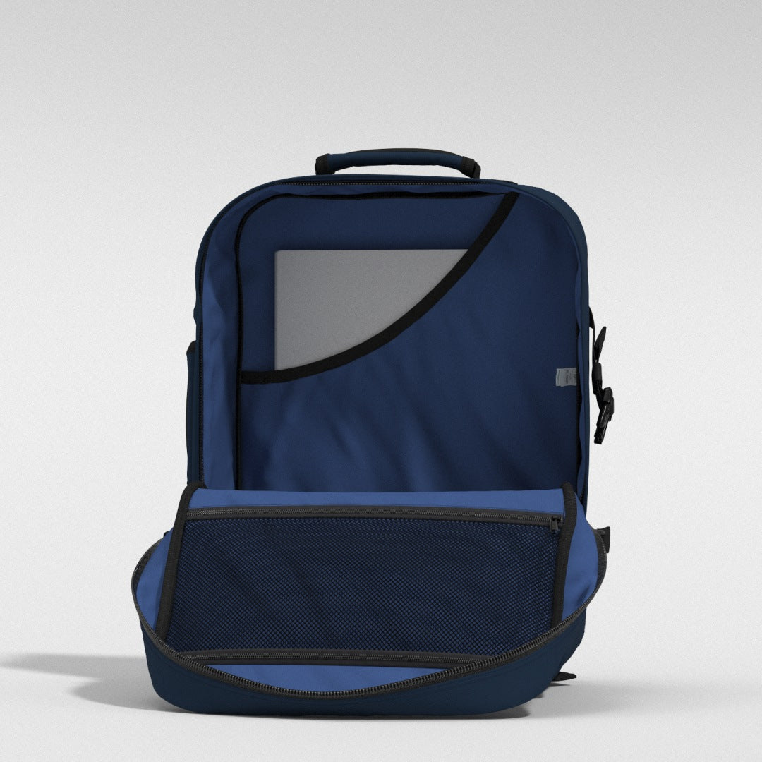 Classic Cabin Backpack 44L Navy