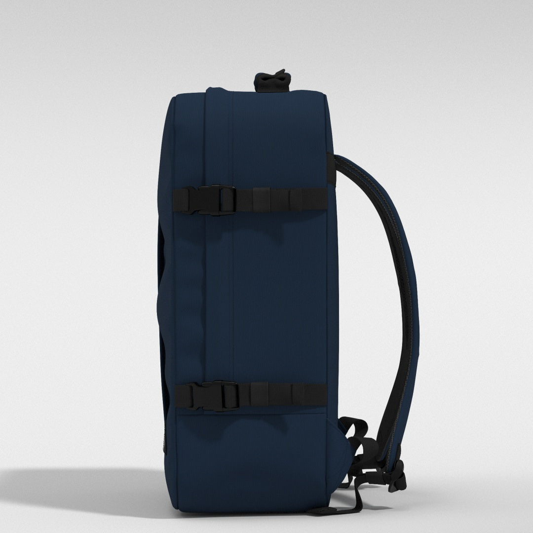 Classic Cabin Backpack 44L Navy